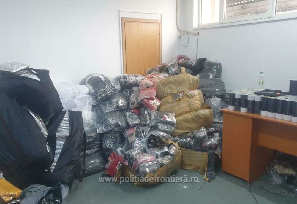5.300 bunuri contrafăcute sau fără documente de proveniență, confiscate la Vama Giurgiu