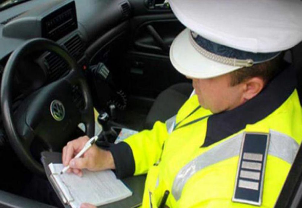 Bărbat depistat conducând autoturismul pe drumurile publice fără să posede permis de conducere