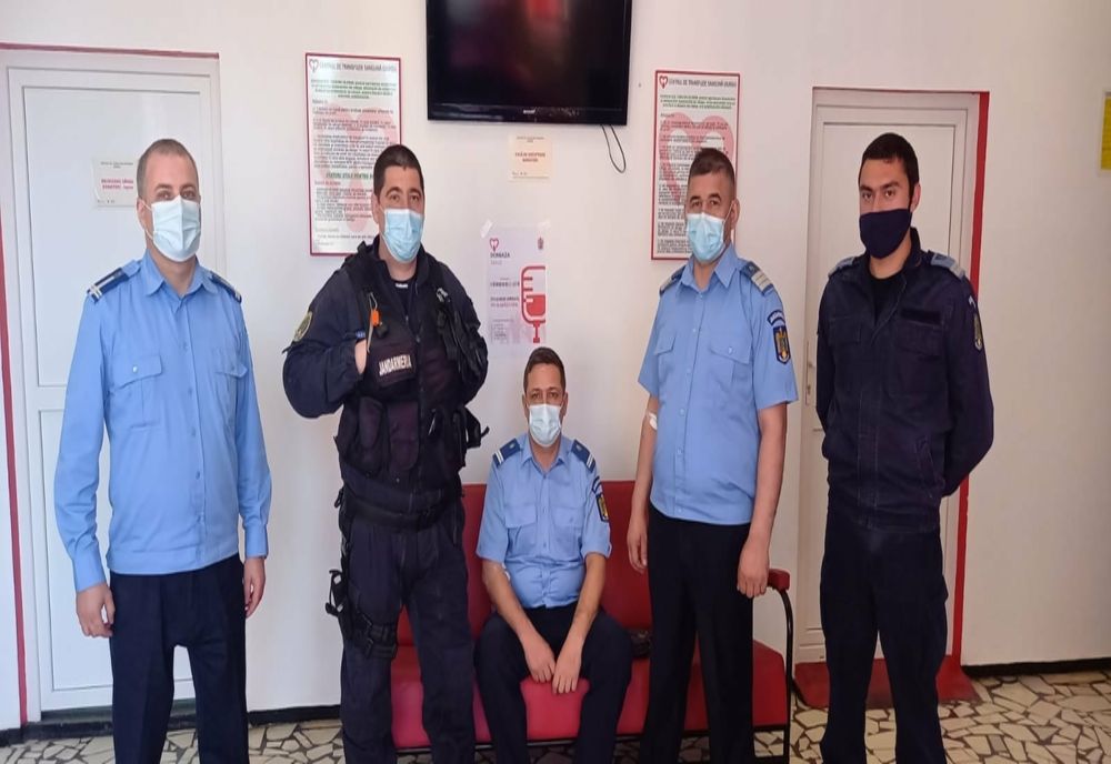 Jandarmii giurgiuveni se alătură campaniei de donare de sânge „ȘTII CĂ MÂINE DIMINEAȚĂ, POȚI SĂ SALVEZI O VIAȚĂ”?