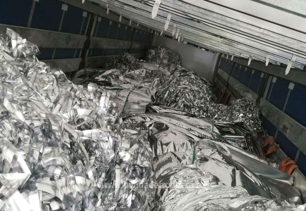 Peste 17 de tone de deșeuri din diferite materiale, oprite la Vama Giurgiu 