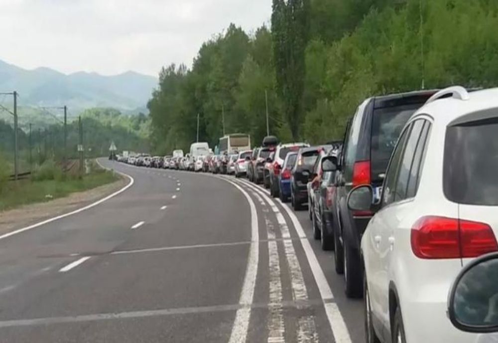Situația traficului rutier pe principalele drumuri din țară, în prima zi după relaxarea restricțiilor. Cum se circulă pe DN 1 
