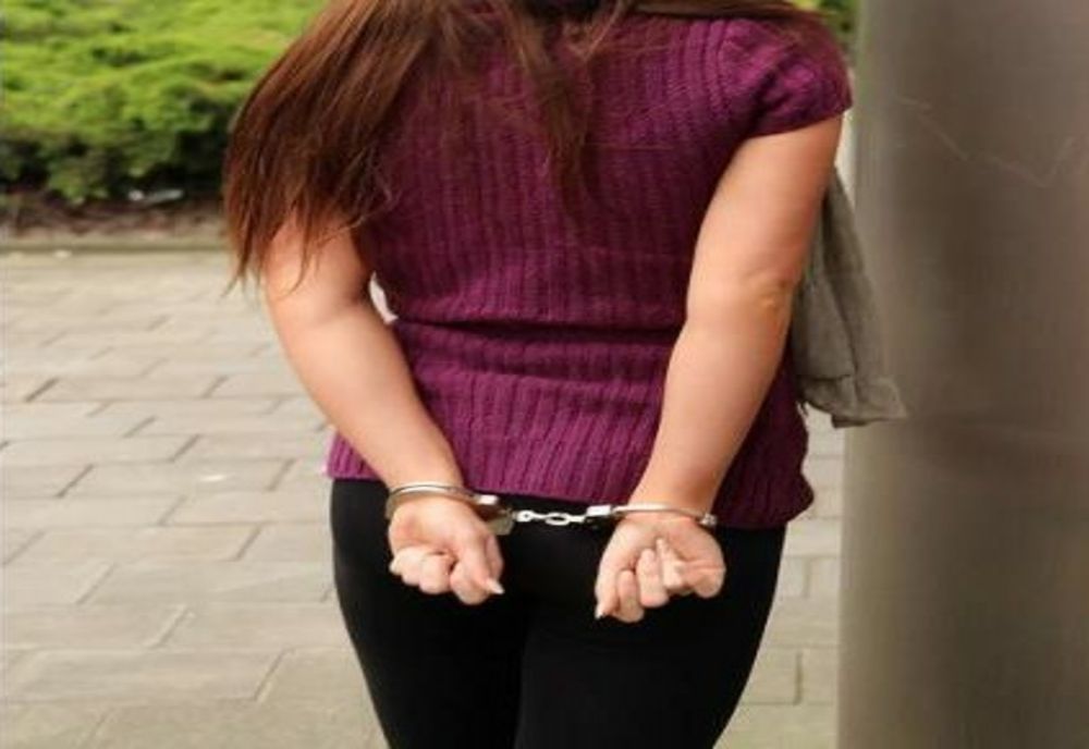 Tânără din Giurgiu, condamnată la cinci luni de închisoare, prinsă de polițiști și dusă în penitenciar 