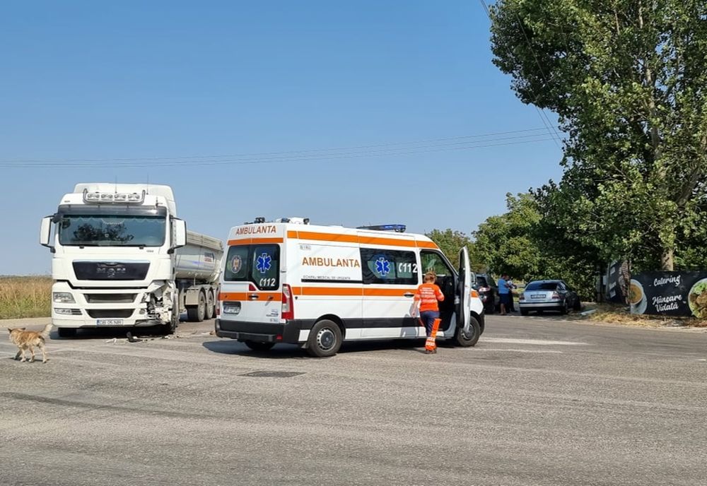 Accident pe DN 5B, în zona Penitenciarului Giurgiu. Un autotren a intrat în coliziune cu un autoturism 