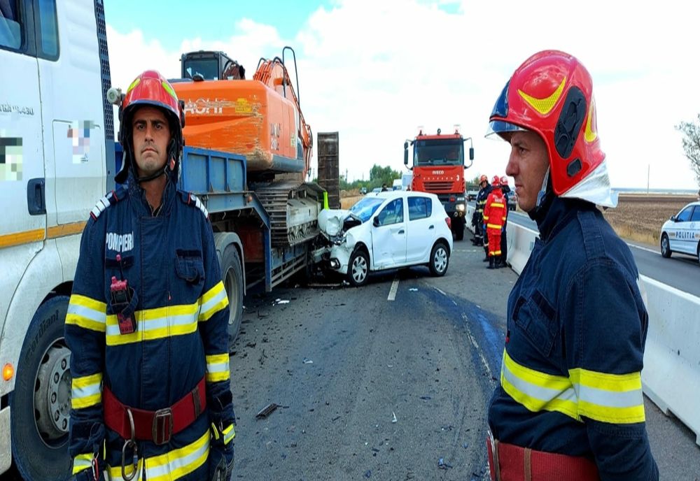 Accident mortal pe DN 5. Sunt implicate un autotren și două autoturisme
