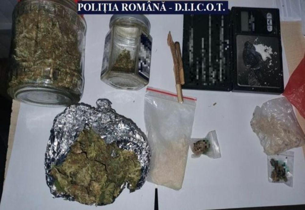 Doi giurgiuveni arestaţi pentru trafic de droguri