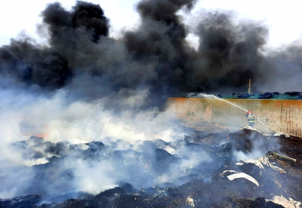 Incendiu cu degajare mare de fum în Adunații Copăceni 