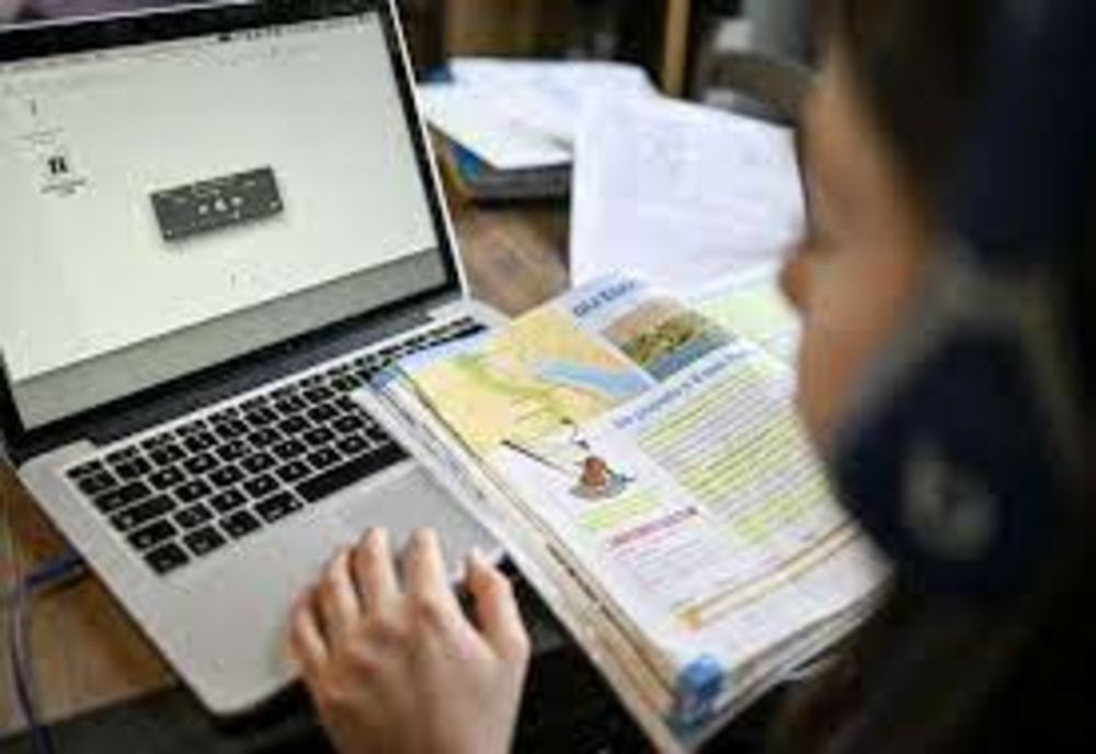 De mâine, majoritatea școlilor din Giurgiu își vor desfășura cursurile on-line