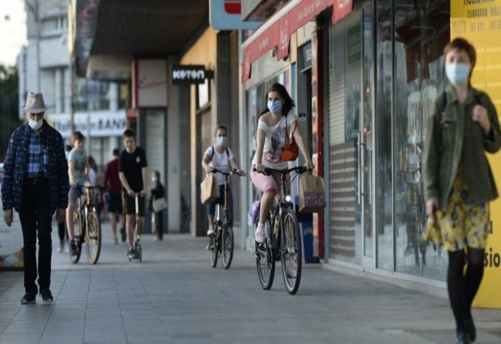 Restricții în București: Program redus la magazine, carantină de noapte în weekend, nunți interzise  