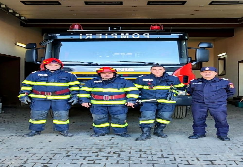 Giurgiu. Bătrân salvat de pompieri după ce un perete s-a prăbuşit peste el