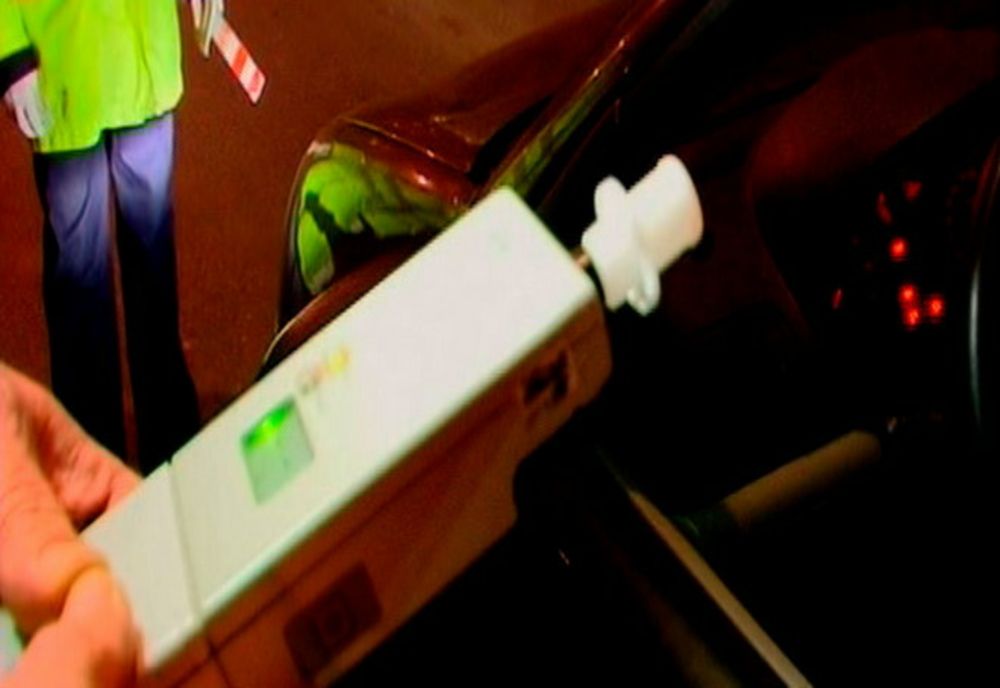 Bărbat depistat la volan sub influenţa băuturilor alcoolice