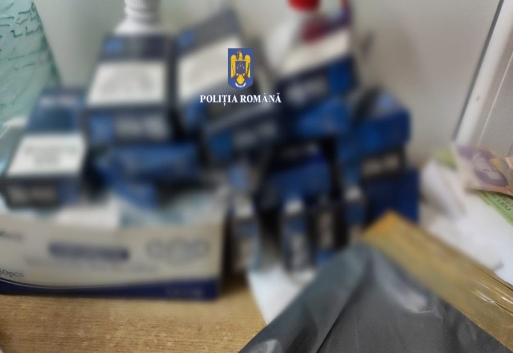 Giurgiu. Articole contrafăcute şi ţigări de contrabandă descoperite într-un autovehicul