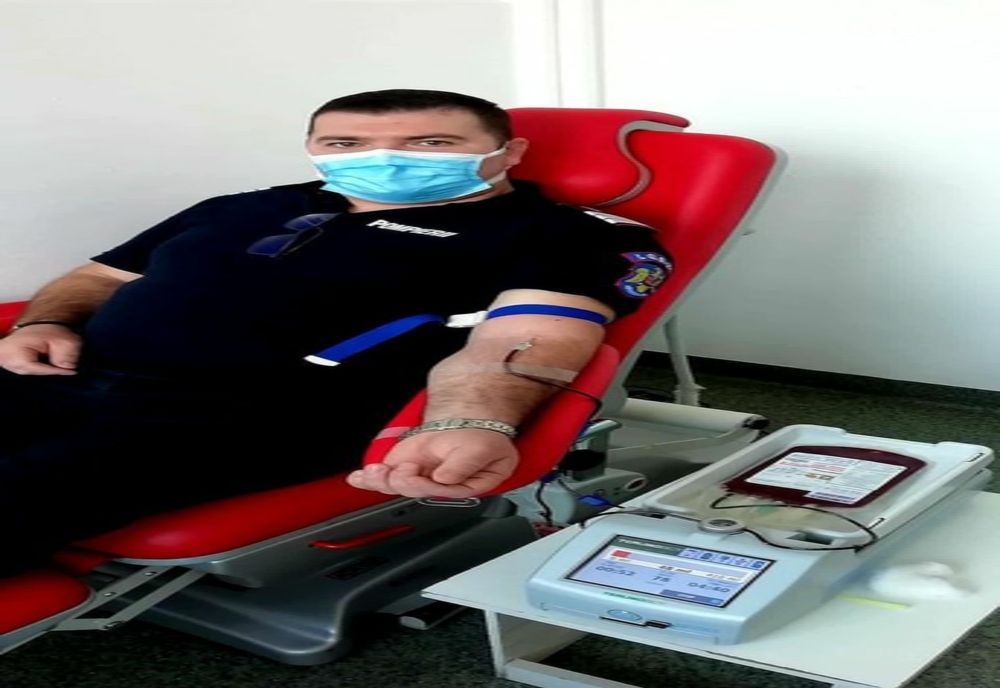 Pompier giurgiuvean, donator de trombocite pentru un tânăr care are nevoie de o intervenţie chirurgicală