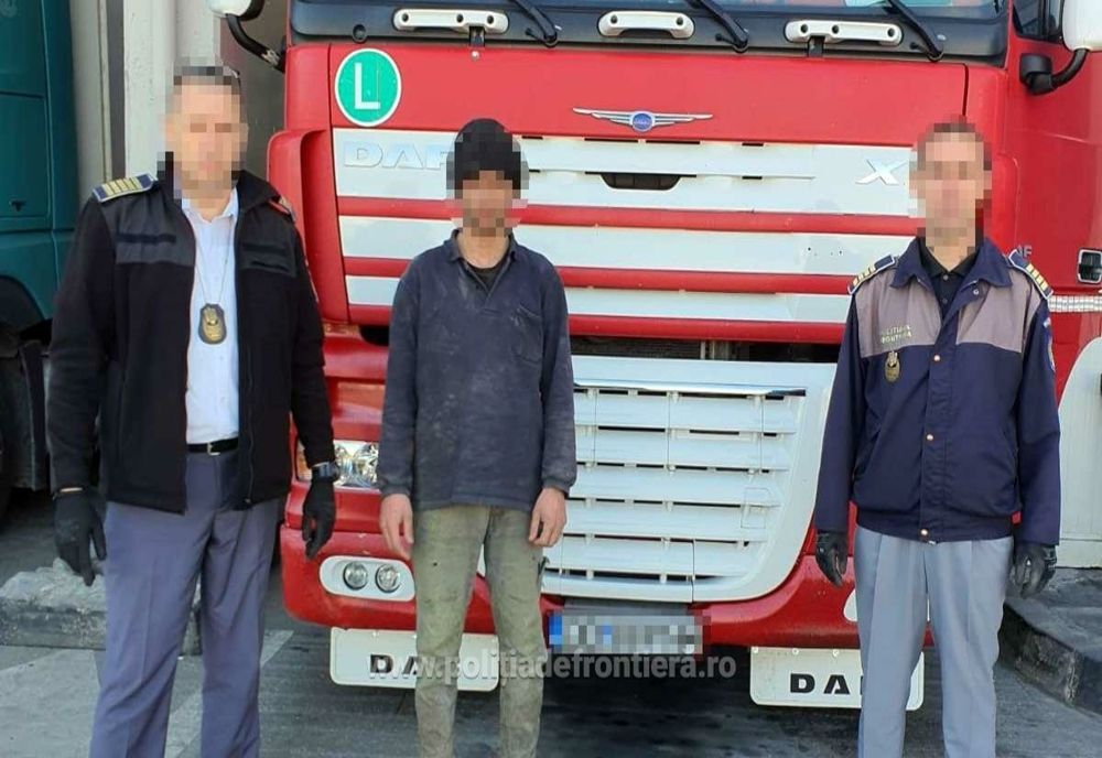 Giurgiu. Migrant afgan, descoperit pe osia unui ansamblu rutier