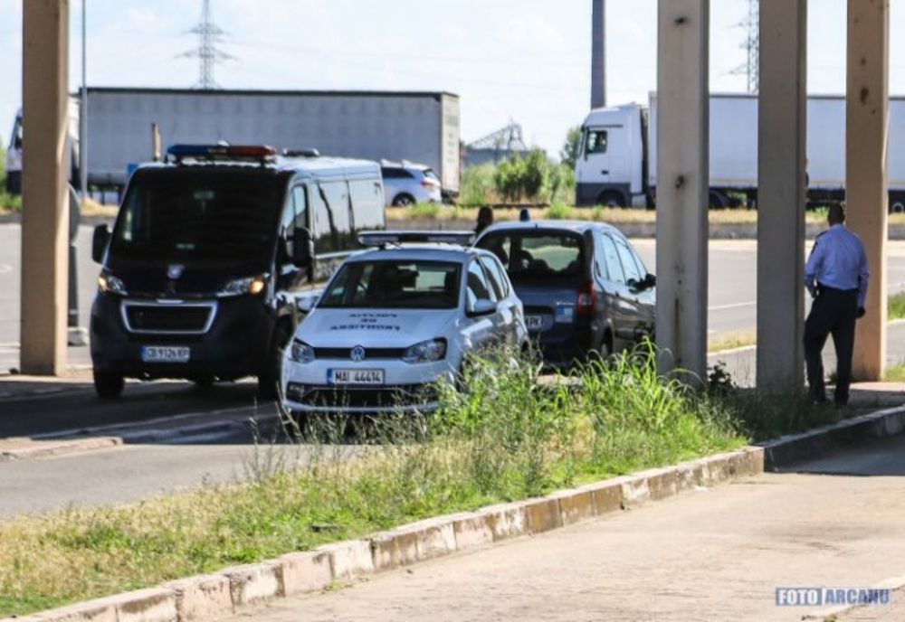 Elena Udrea preluată de autorităţile române din Vama Giurgiu