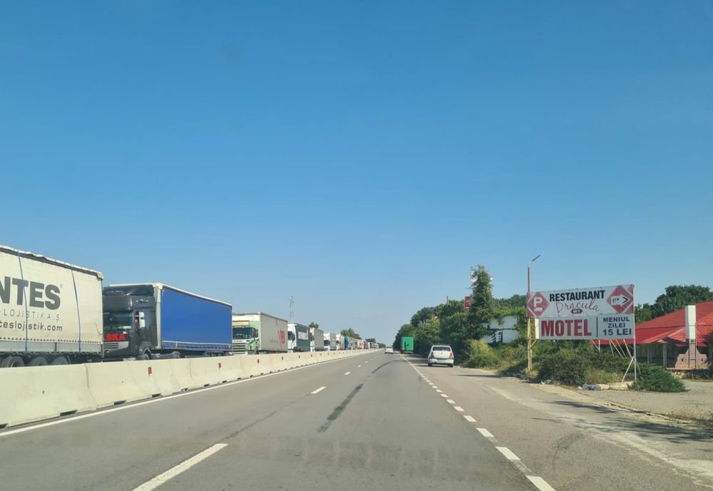 Cozi interminabile la Vama Giurgiu. Bulgarii s-au apucat de reparații la Podul Prieteniei  