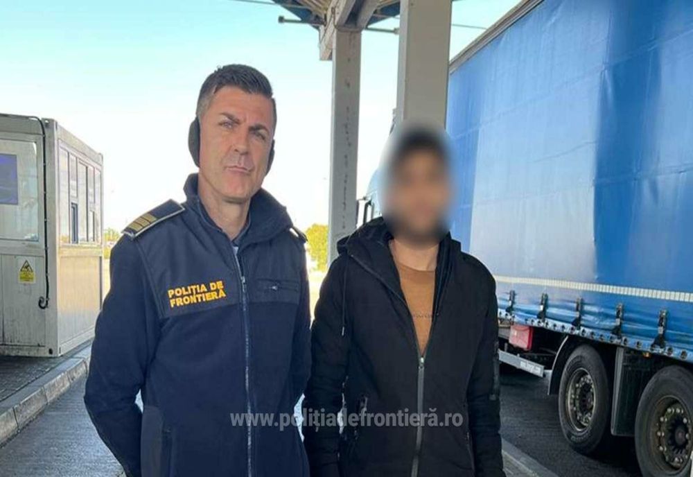 Patru cetăţeni sirieni depistați ascunși în diferite mijloace de transport, în PTF Giurgiu