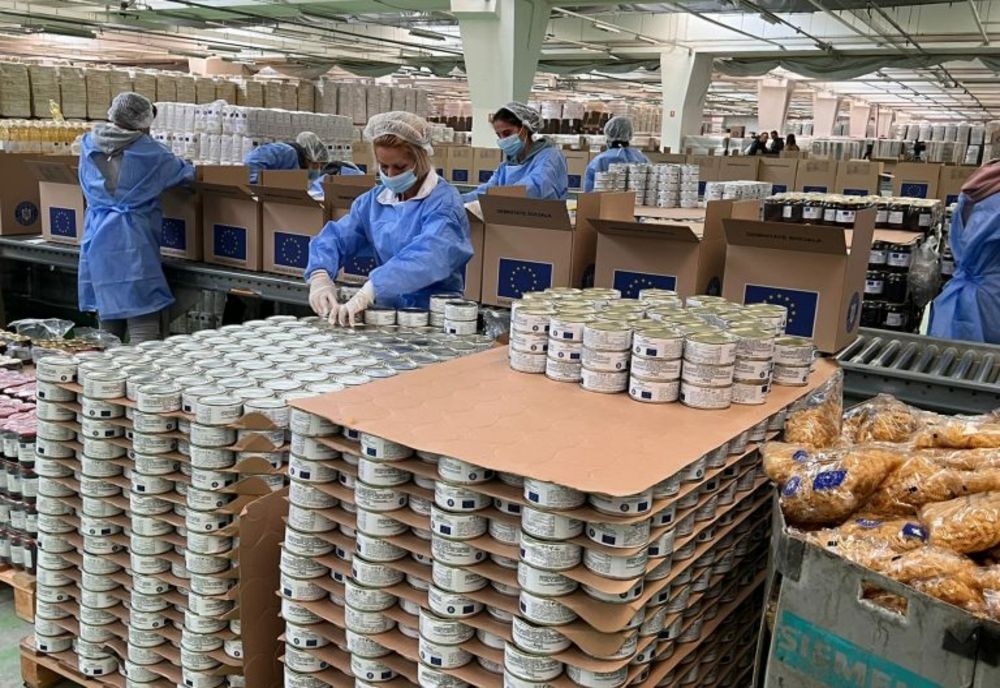 Giurgiu. A început distribuția unei noi tranșe de pachete cu 24 de kilograme de alimente