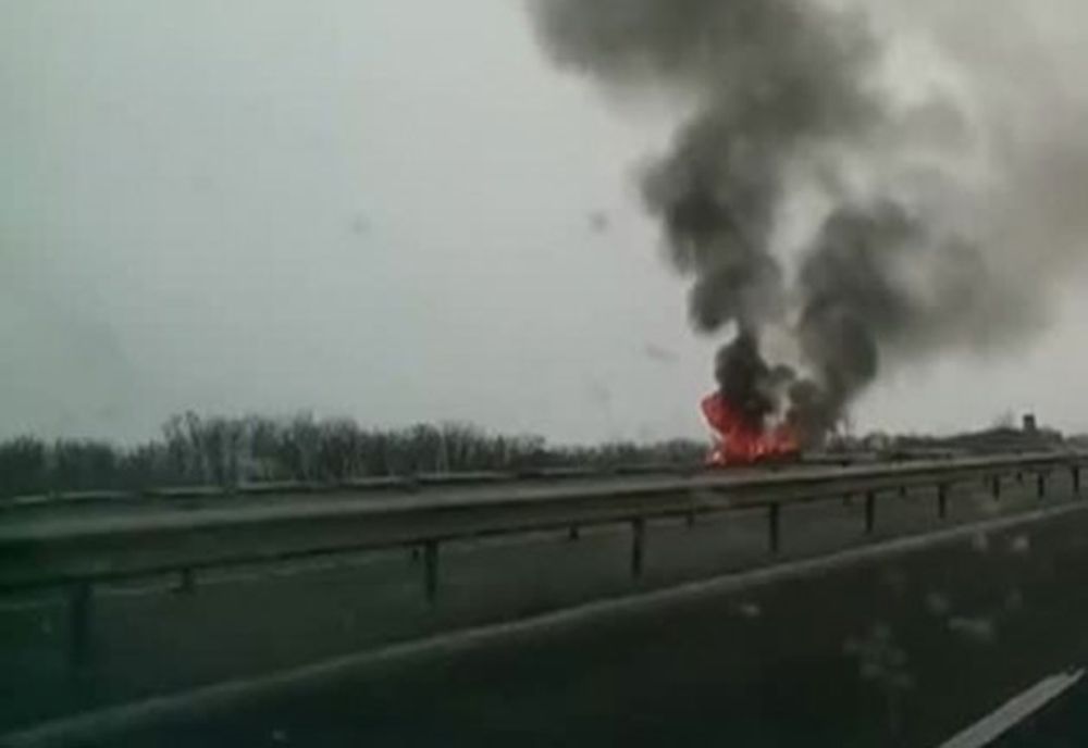 Incendiu la o autoutilitară pe Autostrada A1 Bucureşti - Piteşti, la kilometrul 12