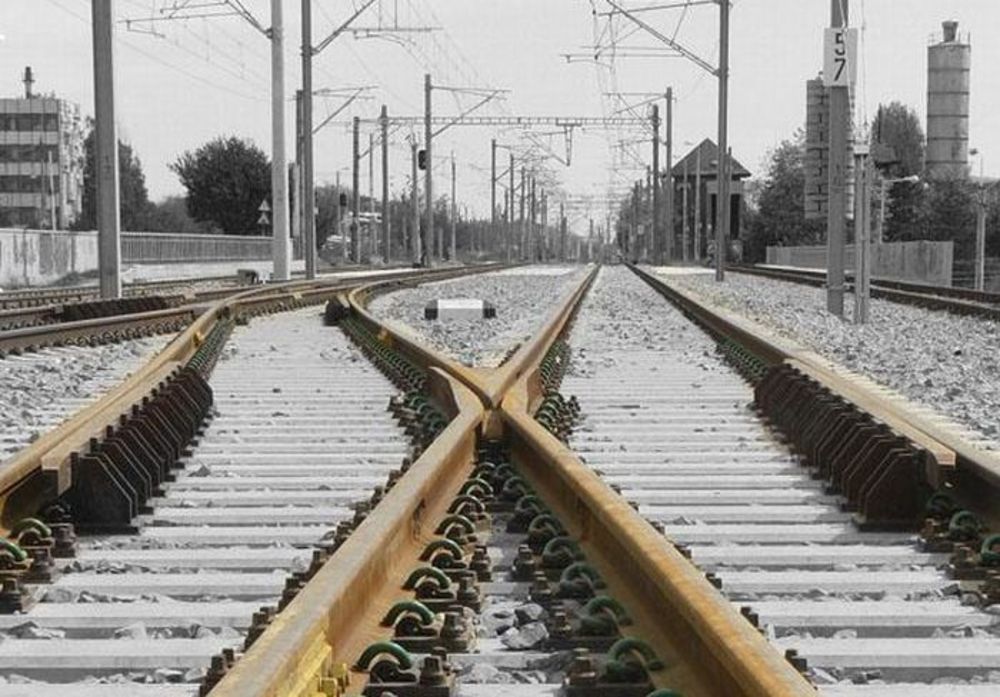 Giurgiu. Autorii furtului a peste 370 de componente feroviare, săltaţi de poliţişti