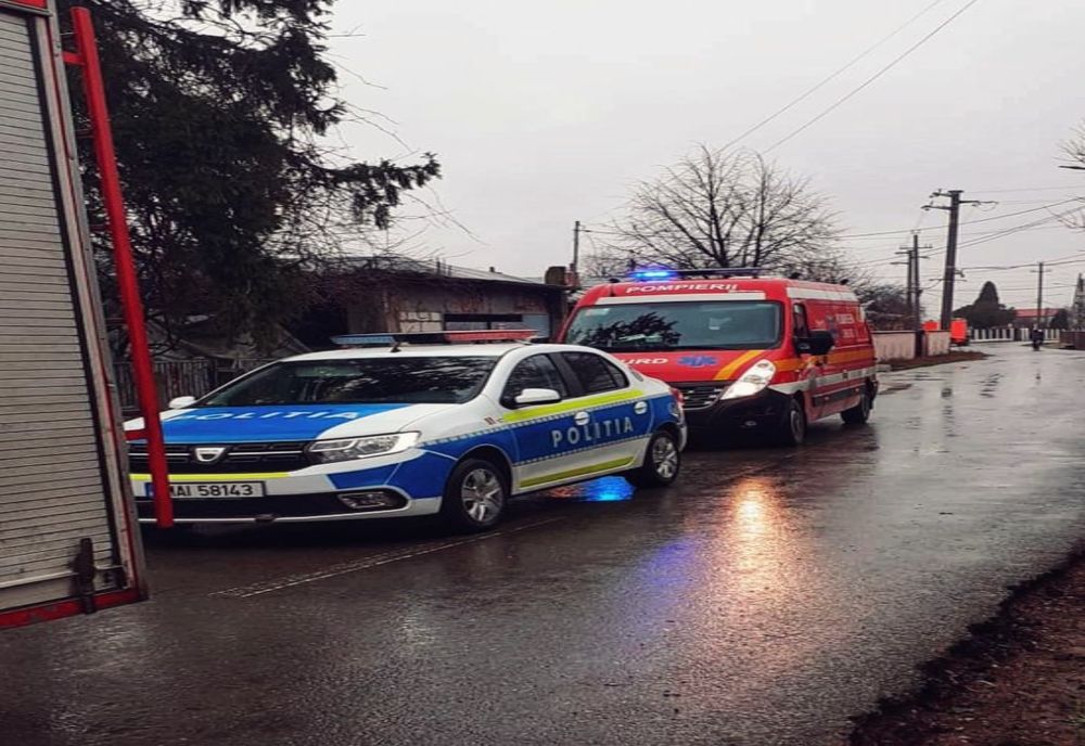 O femeie din Creţeşti-Ilfov a suferit arsuri după o explozie produsă în camera în care se afla. La faţa locului au acţionat şi pompieri de la ISU Giurgiu