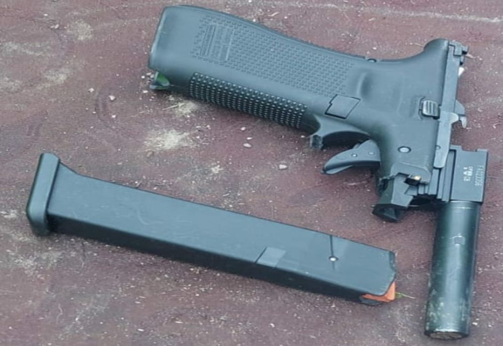 Bărbatul din Giurgiu care a tras focuri de armă din apartamentul său a fost săltat şi dus la audieri. Unde a ascuns pistolul