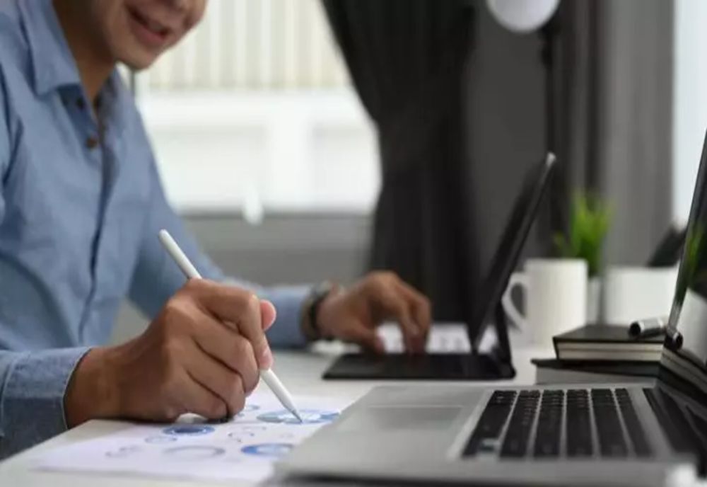 România are cu 14.000 de bugetari mai mulți decât anul trecut