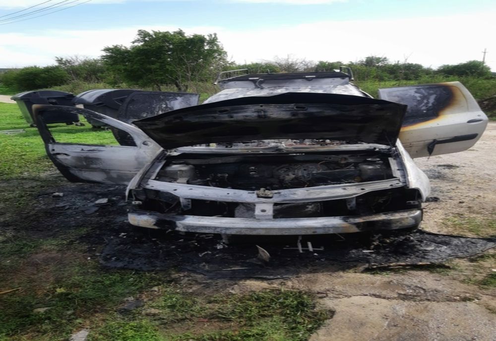 Giurgiu. Autoturism în  flăcări, la Hulubeşti