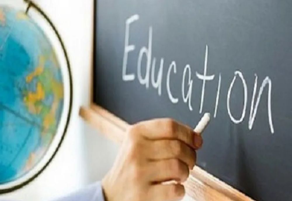 ROMÂNII NU MAI AU DELOC ÎNCREDERE ÎN SISTEMUL DE EDUCAȚIE!