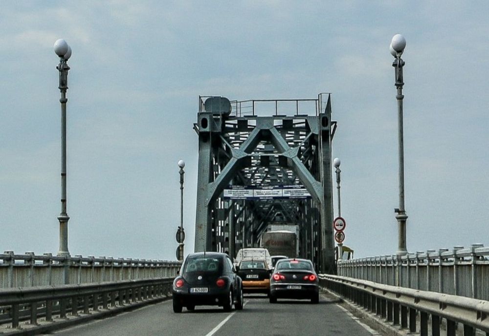 Podul Prieteniei, la 69 de ani de la inaugurare. Trecerea este astăzi gratuită 