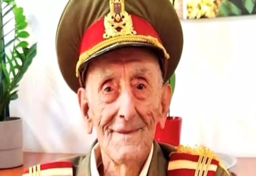 Decorație de Ziua Națională: veteranul Ion Vasile Banu, decorat de președintele Nicușor Dan