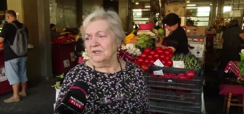 Pensionarii, cu lacrimi în ochi printre tarabe: nu mai fac față scumpirilor