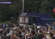 Violenţele se intensifică în Piaţa Victoriei. Jandarmeria a adus tunurile de apă