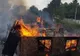 Incendiu la o hală unde funcționează un atelier de tâmplărie. Pompierii intervin