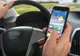 De mâine, șoferii prinși cu telefonul mobil la volan rămân fără permis!