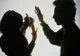 Un bărbat este cercetat de polițiști după ce și-a agresat mama
