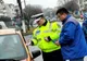 Poliţiştii din Giurgiu "au amendat" cu mărţişoare participantele la trafic 