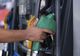 Prețurile carburanților, mai mici decât luna trecută. La ce să ne așteptăm din ianuarie: specialiștii trag un semnal de alarmă